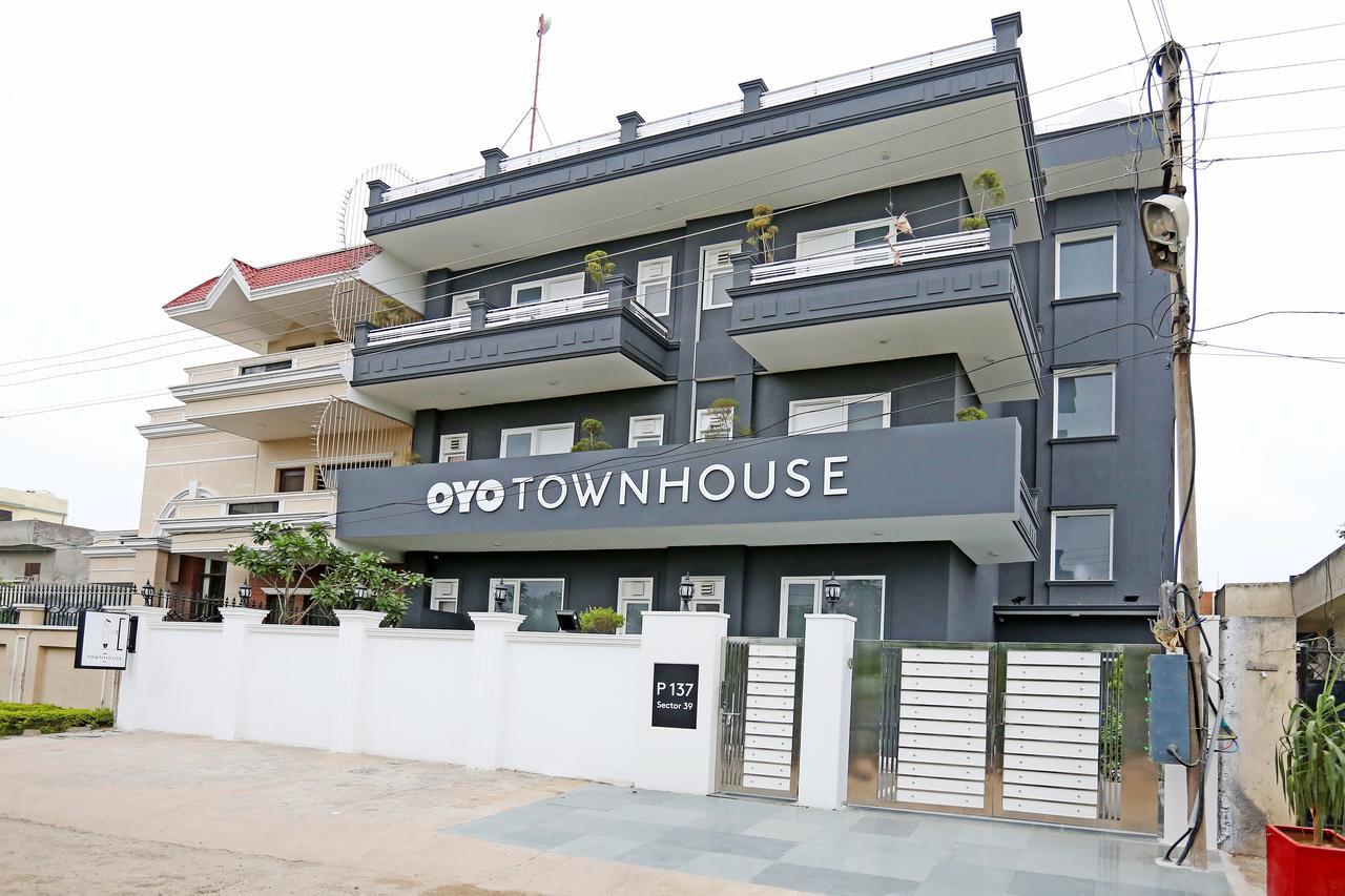 Oyo Townhouse 018 Medanta Hotell Gurgaon Exteriör bild